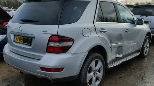 Dezmembrez Mercedes ML 320cdi