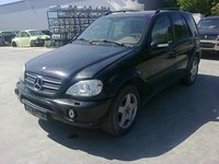 Dezmembrez Mercedes ML din 2002, 4.0D