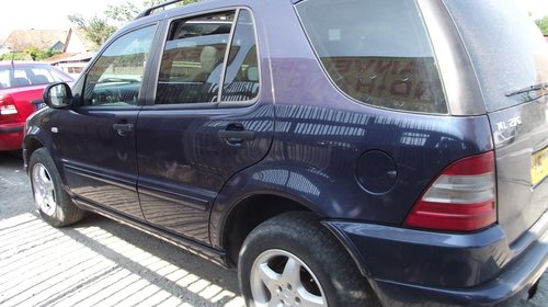 Dezmembrez Mercedes ML W163