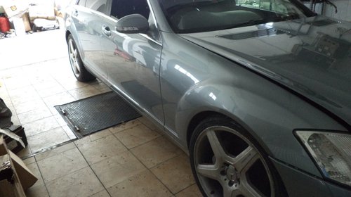 Dezmembrez mercedes s clase w 221 din 2008