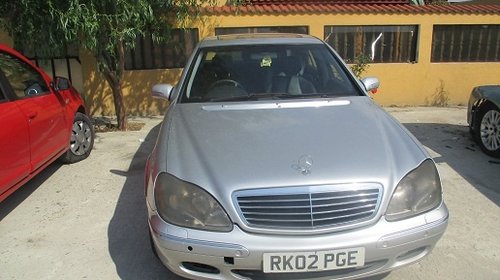 Dezmembrez Mercedes S Class W220 3.2 CDI 2002