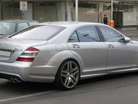 Dezmembrez Mercedes S class W221