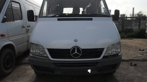 Dezmembrez Mercedes Sprinter 2.2 CDI Fata com