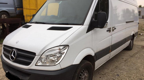 Dezmembrez Mercedes Sprinter 213 2.2CDI 2006 