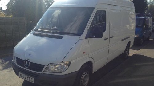 Dezmembrez Mercedes Sprinter 308 2.2 2001