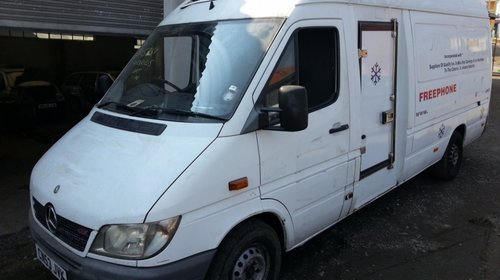 Dezmembrez Mercedes Sprinter 313 2.2 CDI 95kw 129cp 2003