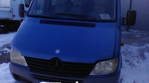 Dezmembrez Mercedes sprinter 416, 2.7 160 cp 2005