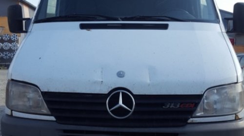 Dezmembrez Mercedes Sprinter, model masina 2001 - 2006 Oradea
