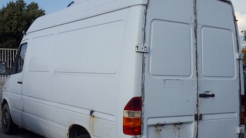 Dezmembrez Mercedes Sprinter, model masina 2001 - 2006 Oradea