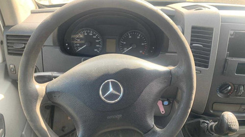 Dezmembrez Mercedes Sprinter W906 2.2CDI Biturbo