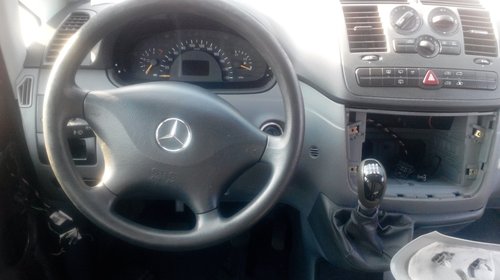 Dezmembrez Mercedes Vito 111CDI, motor 2.2cdi, 116cp, an 2005 ,Euro 4