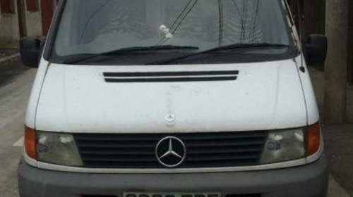 Dezmembrez Mercedes Vito 180 D 2.3 diesel 199