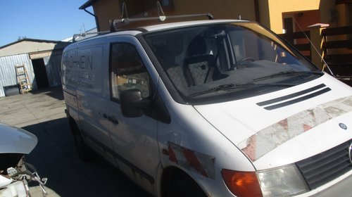 Dezmembrez Mercedes Vito 2.2 CDI 2002