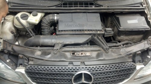 Dezmembrez Mercedes VITO 2004-2005 2.2 D