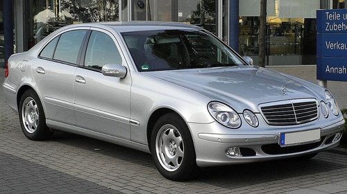 Dezmembrez Mercedes W211 2.7 cdi 2.2 cdi an 2