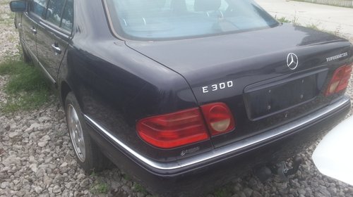 Dezmembrez mercedes e300 3.0td 130kw 1998