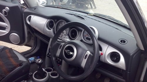 DEZMEMBREZ MINI COOPER 1.6 116CP 2003