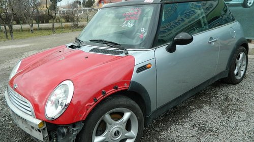 Dezmembrez Mini Cooper - 2002