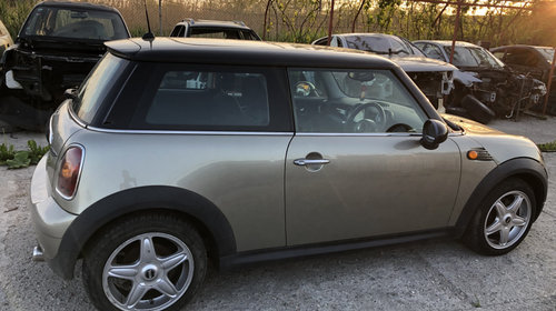 Dezmembrez Mini Cooper facelift R56 1.6i