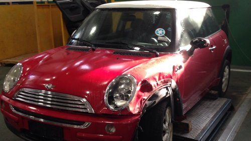 Dezmembrez mini cooper one