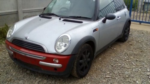 Dezmembrez Mini Mini ,an 2002