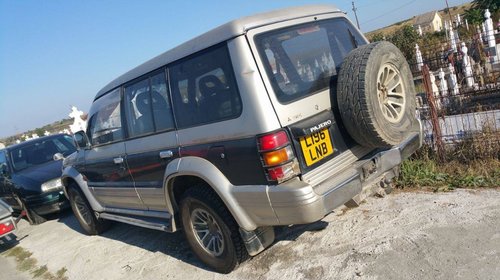 Dezmembrez Mitshubishi Pajero motor 2.5 Diesel fabricatie `98