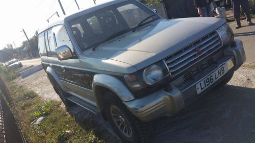 Dezmembrez Mitshubishi Pajero motor 2.5 Diesel fabricatie `98