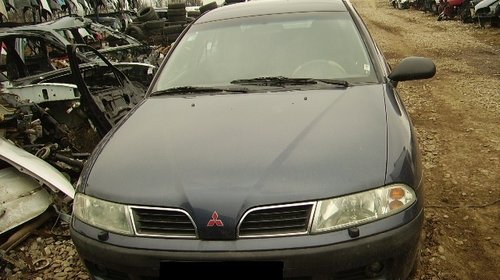 Dezmembrez Mitsubishi Carisma-2001
