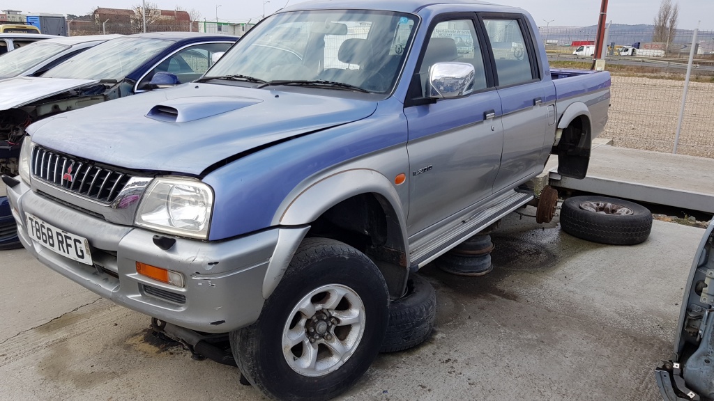 Dezmembrez Mitsubishi L200 2001 2.5 tdi 904720025