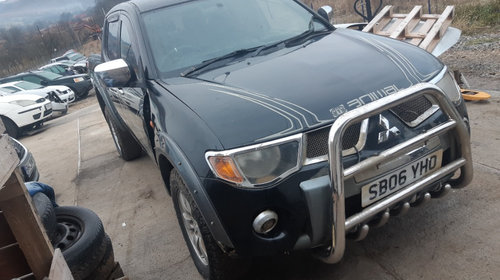 Dezmembrez mitsubishi l200 an 2008 motor de 2