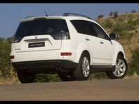 Dezmembrez mitsubishi outlander din 2009 motor 2.2 4HN