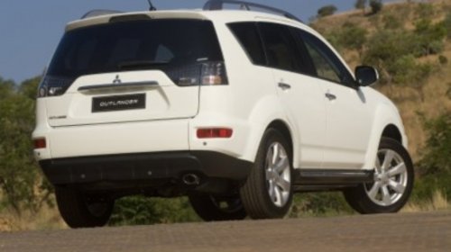 Dezmembrez mitsubishi outlander din 2009 moto