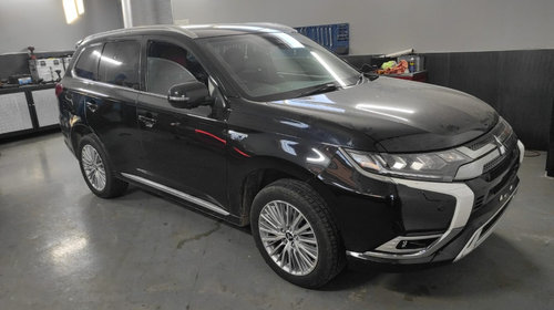 Dezmembrez Mitsubishi Outlander 2.4 benzina 2