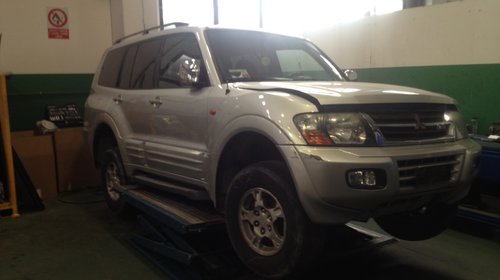 Dezmembrez mitsubishi pajero 3.2 td