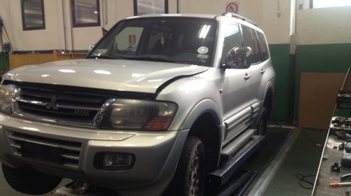 Dezmembrez mitsubishi pajero 3.2 td