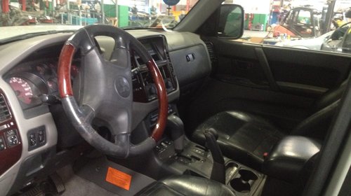 Dezmembrez mitsubishi pajero 3.2 td