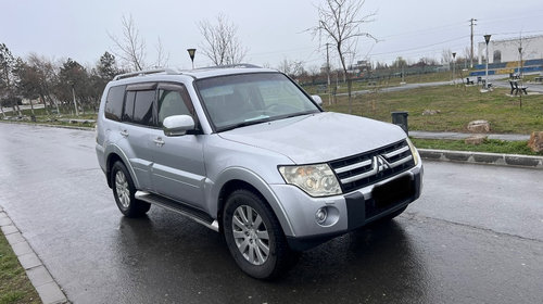 Dezmembrez Mitsubishi Pajero 3.2DID 4m41