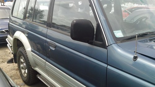 Dezmembrez Mitsubishi Pajero an 1995, motor 2972 cc benzina