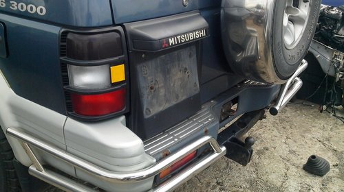 Dezmembrez Mitsubishi Pajero an 1995, motor 2972 cc benzina