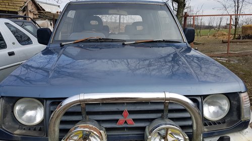 Dezmembrez Mitsubishi Pajero an 1995