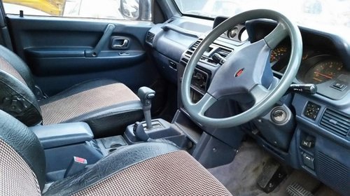 Dezmembrez mitsubishi pajero, an 1998, 2 usi, 2.8 diesel