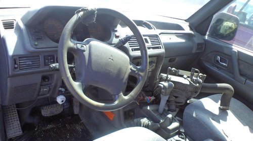 Dezmembrez Mitsubishi Pajero an 2001, motor 2800 cc, diesel