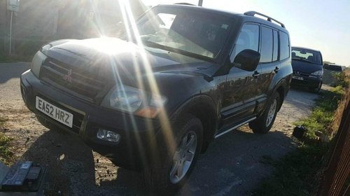 Dezmembrez mitsubishi pajero motor 3.5 benzin