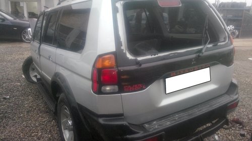 Dezmembrez Mitsubishi Pajero Sport 2.5 diesel 2001