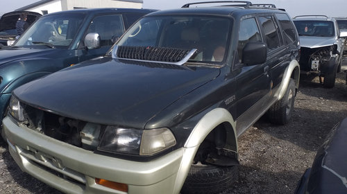 Dezmembrez Mitsubishi Pajero sport 3.0 V6 /2.