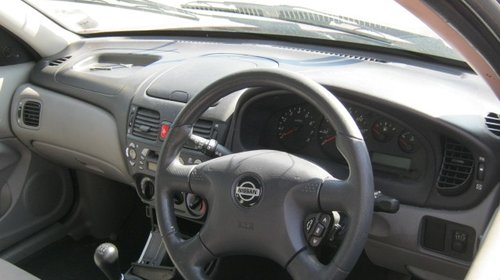 Dezmembrez Nissan Almera din 2000 1.5b,