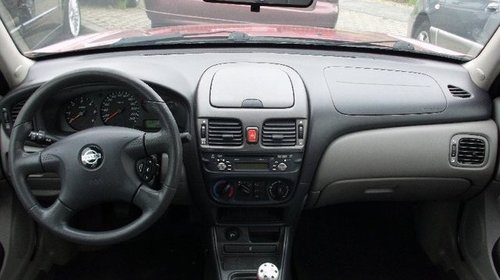 Dezmembrez nissan almera n15 si n16