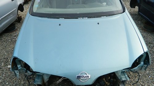 Dezmembrez Nissan Almera Tino 2.2 din 2001