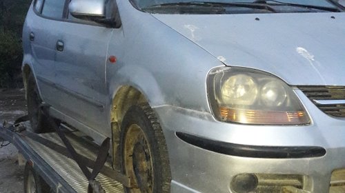 Dezmembrez nissan almera tino din 2000 motor de 2.2 disel