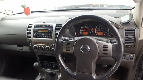 Dezmembrez Nissan Pathfinder 2,5DCI 174CP an 2005